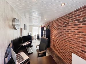 Purpose built office- click for photo gallery